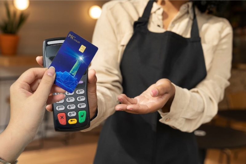 Thẻ đèn LED có hiệu ứng nháy sáng khi thanh toán.